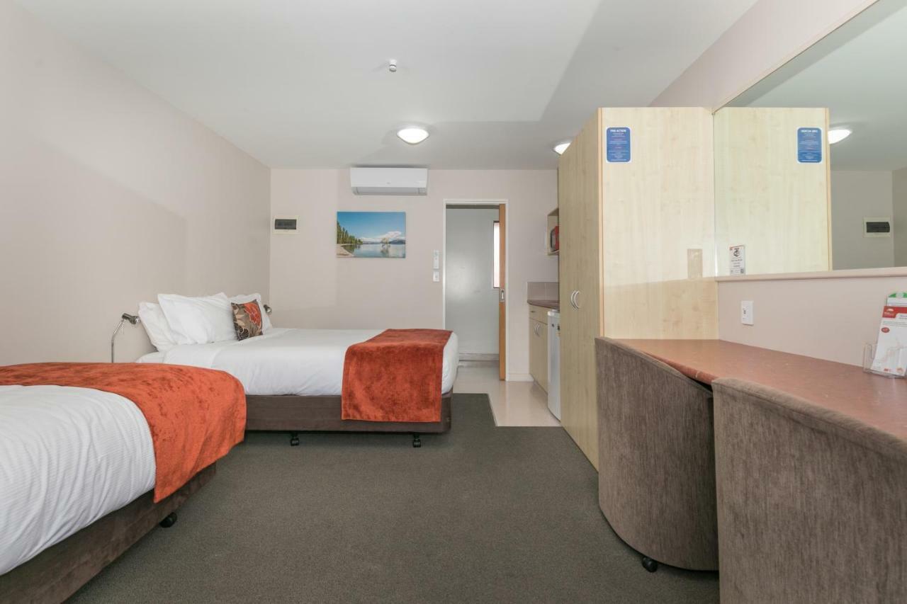 Bella Vista Motel Lake Ванака Екстер'єр фото