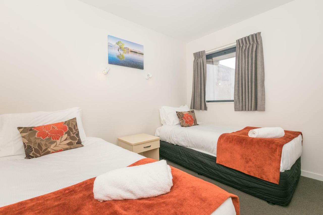 Bella Vista Motel Lake Ванака Екстер'єр фото